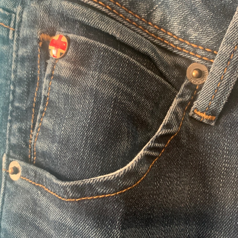 Distressed Hudson jean - Picture 4 of 10